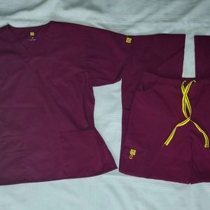 Wonderwink Scrub Set Wine Yellow size Medium Tall